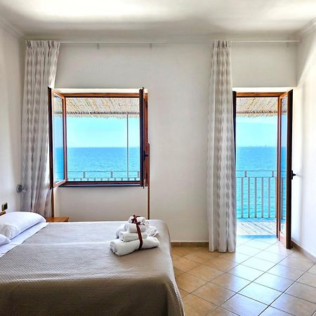 ヴィーコ・エクエンセ Oasi Relais Bed & Breakfast エクステリア 写真