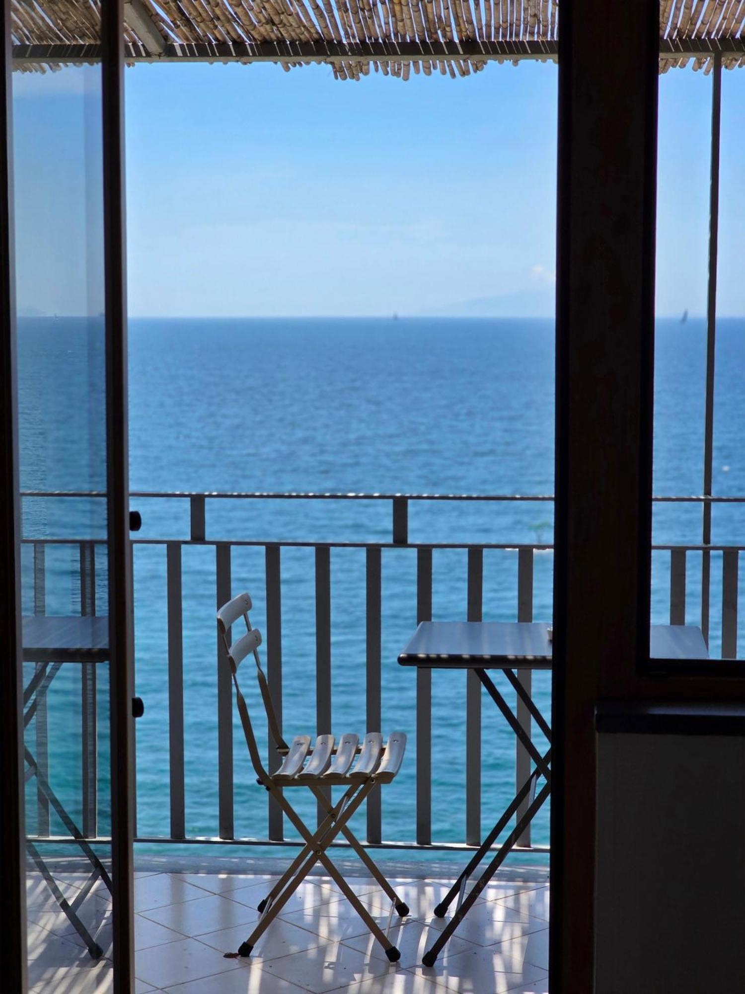 ヴィーコ・エクエンセ Oasi Relais Bed & Breakfast エクステリア 写真