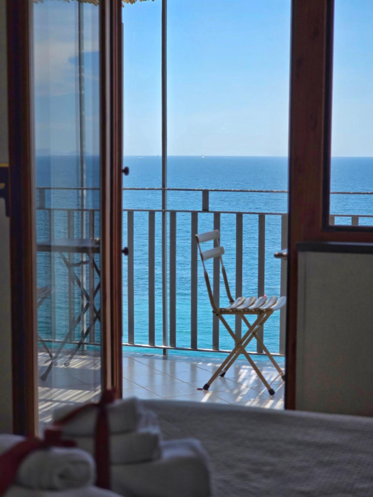 ヴィーコ・エクエンセ Oasi Relais Bed & Breakfast エクステリア 写真