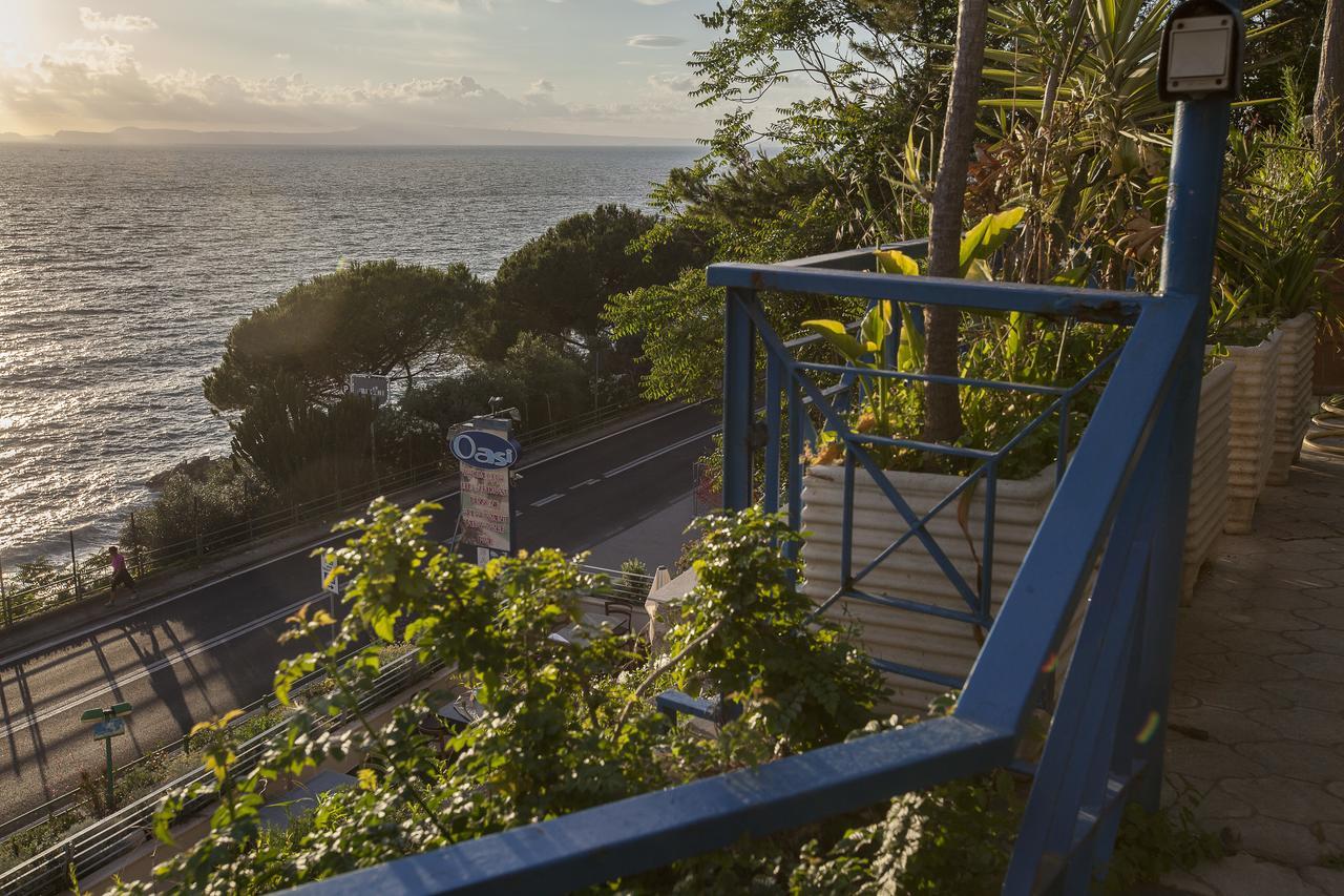 ヴィーコ・エクエンセ Oasi Relais Bed & Breakfast エクステリア 写真